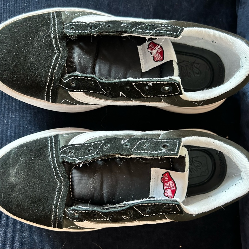 Vans sneakers black and white